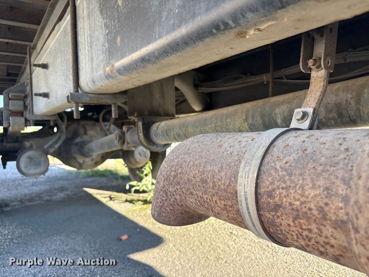 image for item ET8528 2013 International 4300 box truck