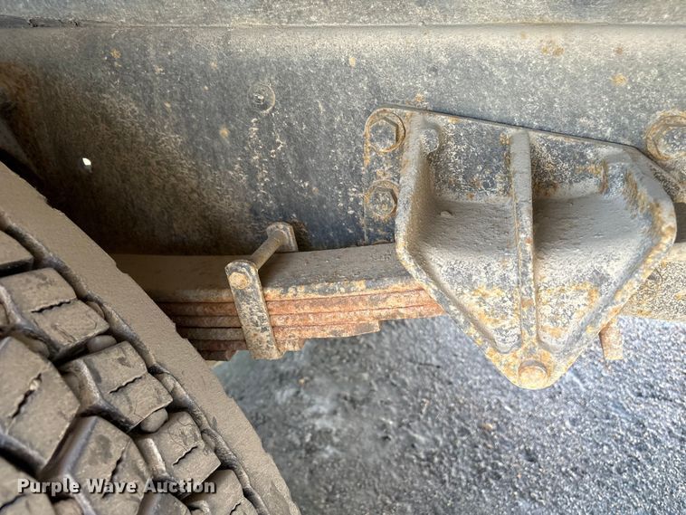 image for item ET8528 2013 International 4300 box truck