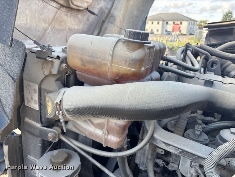 image for item ET8528 2013 International 4300 box truck