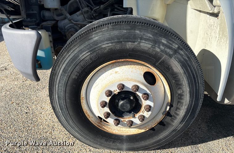 image for item ET8528 2013 International 4300 box truck