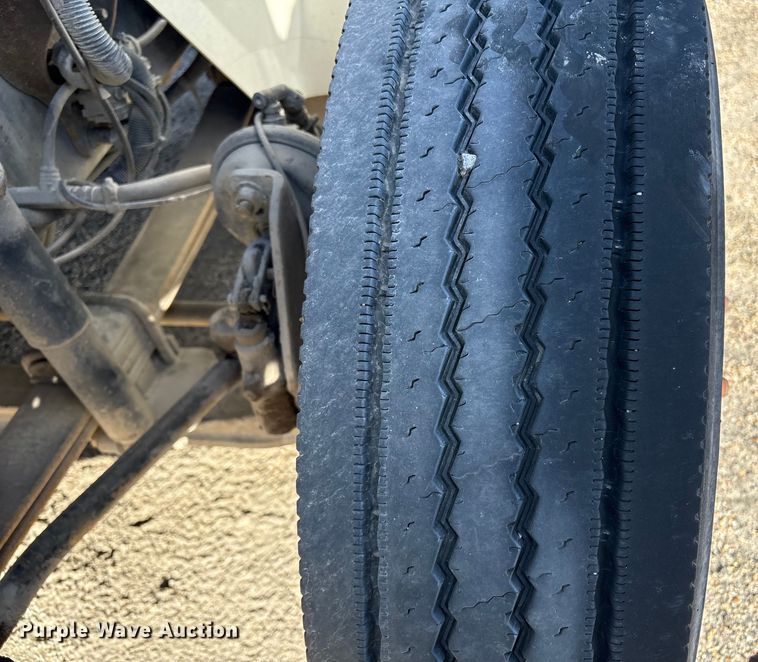 image for item ET8528 2013 International 4300 box truck