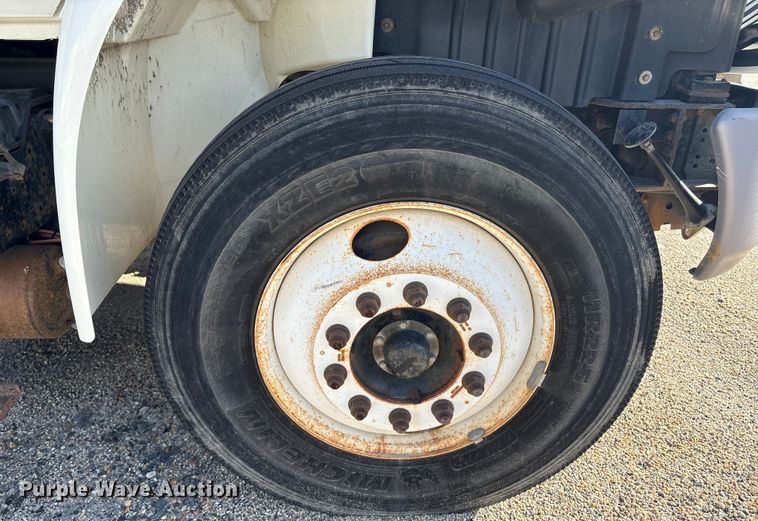 image for item ET8528 2013 International 4300 box truck