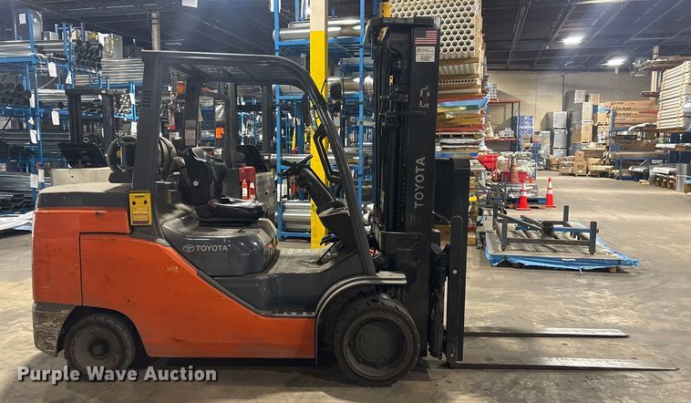 image for item ET8532 2014 Toyota 8FGC55U forklift
