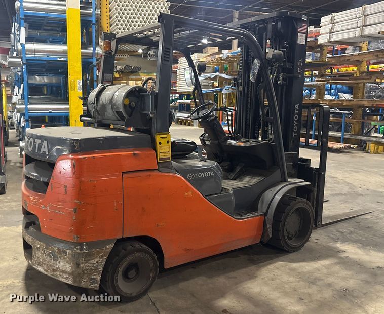 image for item ET8532 2014 Toyota 8FGC55U forklift