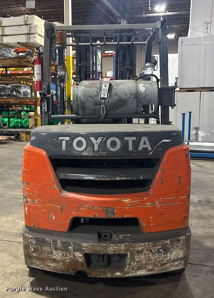 image for item ET8532 2014 Toyota 8FGC55U forklift