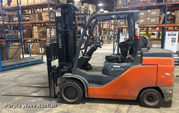 image for item ET8532 2014 Toyota 8FGC55U forklift