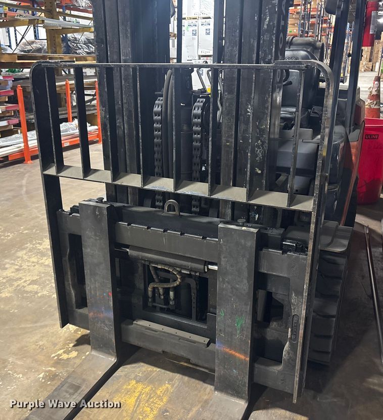 image for item ET8532 2014 Toyota 8FGC55U forklift