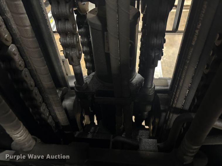 image for item ET8532 2014 Toyota 8FGC55U forklift