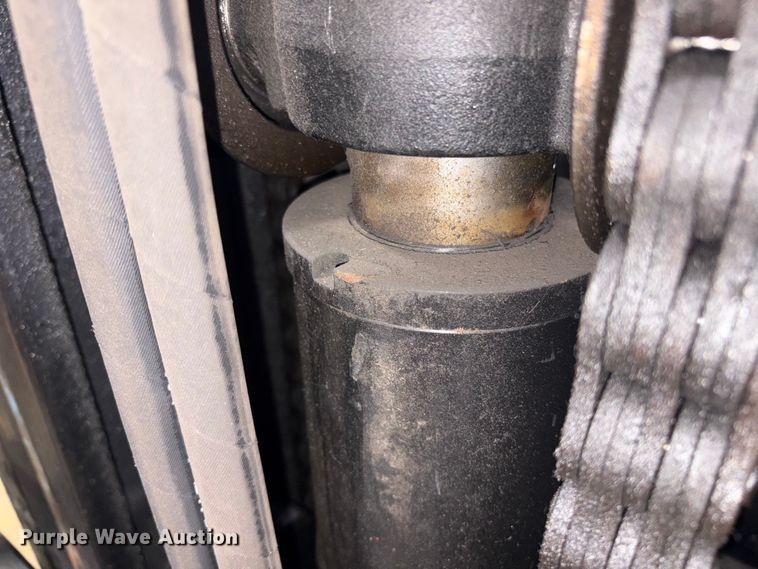 image for item ET8532 2014 Toyota 8FGC55U forklift