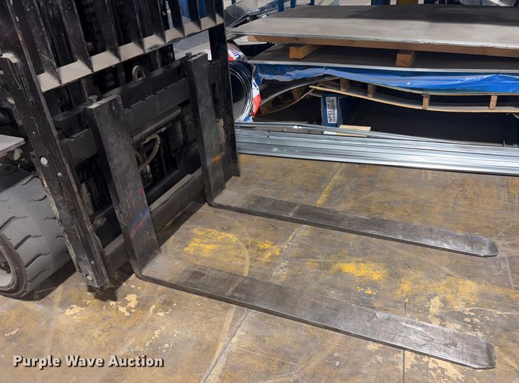 image for item ET8532 2014 Toyota 8FGC55U forklift