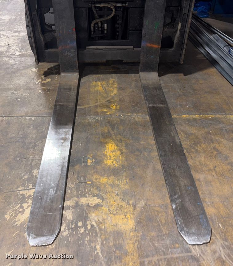 image for item ET8532 2014 Toyota 8FGC55U forklift