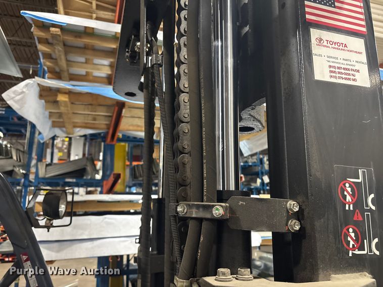 image for item ET8532 2014 Toyota 8FGC55U forklift