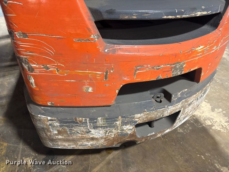 image for item ET8532 2014 Toyota 8FGC55U forklift