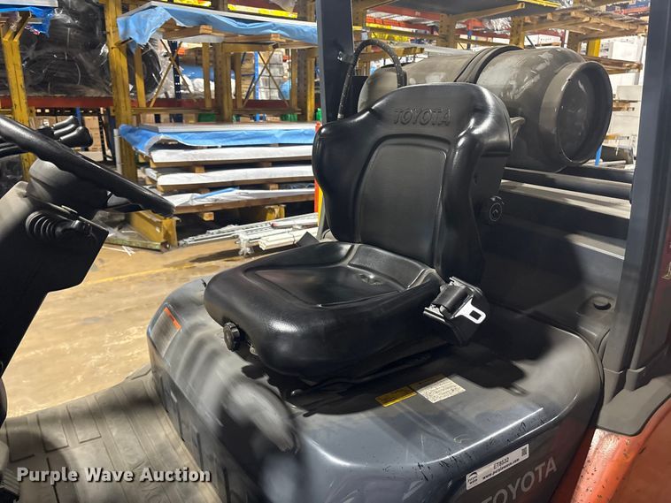 image for item ET8532 2014 Toyota 8FGC55U forklift