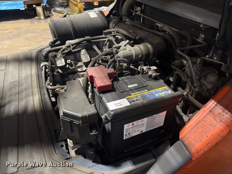 image for item ET8532 2014 Toyota 8FGC55U forklift