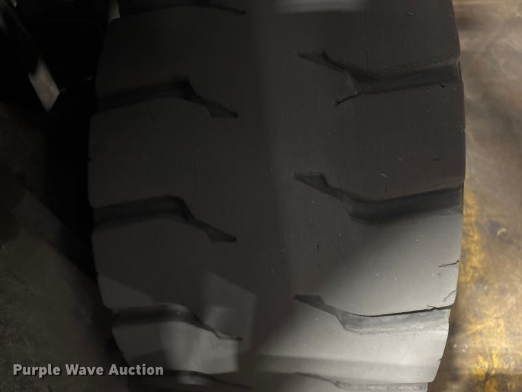 image for item ET8532 2014 Toyota 8FGC55U forklift