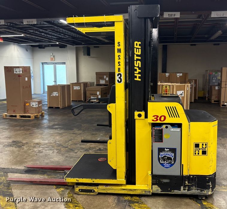 image for item ET8533 2018 Hyster R30XM3 order picker