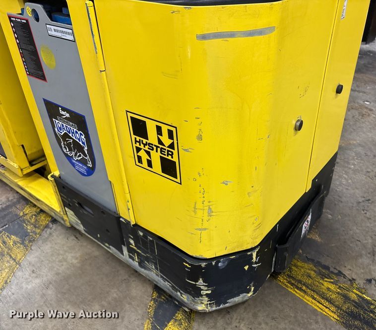 image for item ET8533 2018 Hyster R30XM3 order picker