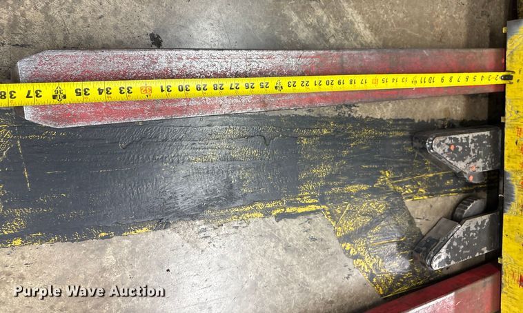 image for item ET8533 2018 Hyster R30XM3 order picker