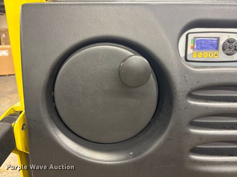 image for item ET8533 2018 Hyster R30XM3 order picker