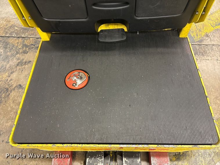 image for item ET8533 2018 Hyster R30XM3 order picker