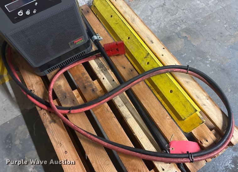 image for item ET8533 2018 Hyster R30XM3 order picker