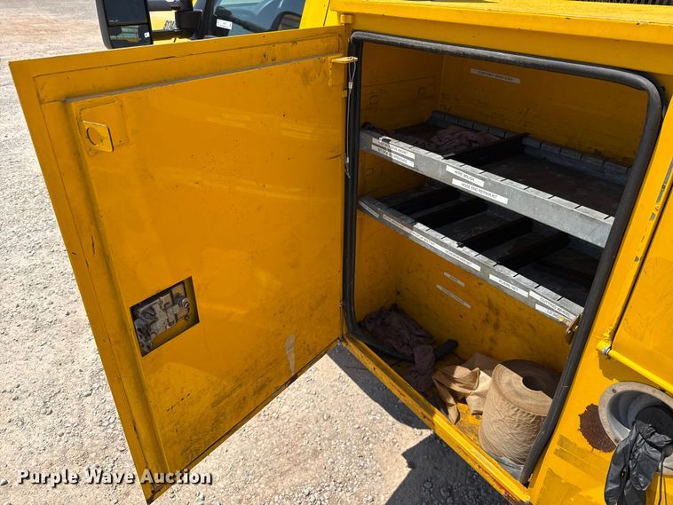 image for item EU2078 2015 Chevrolet Silverado 3500HD utility bed pickup truck