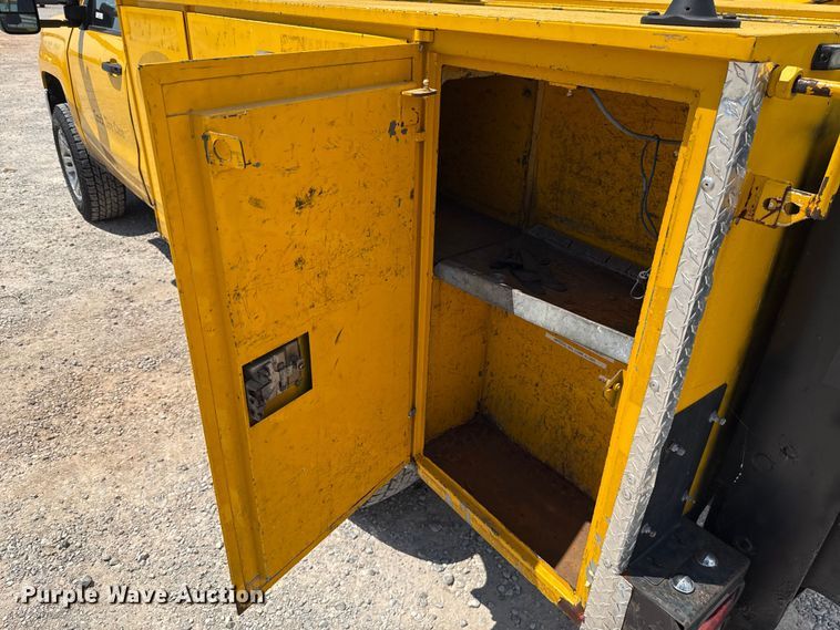 image for item EU2078 2015 Chevrolet Silverado 3500HD utility bed pickup truck