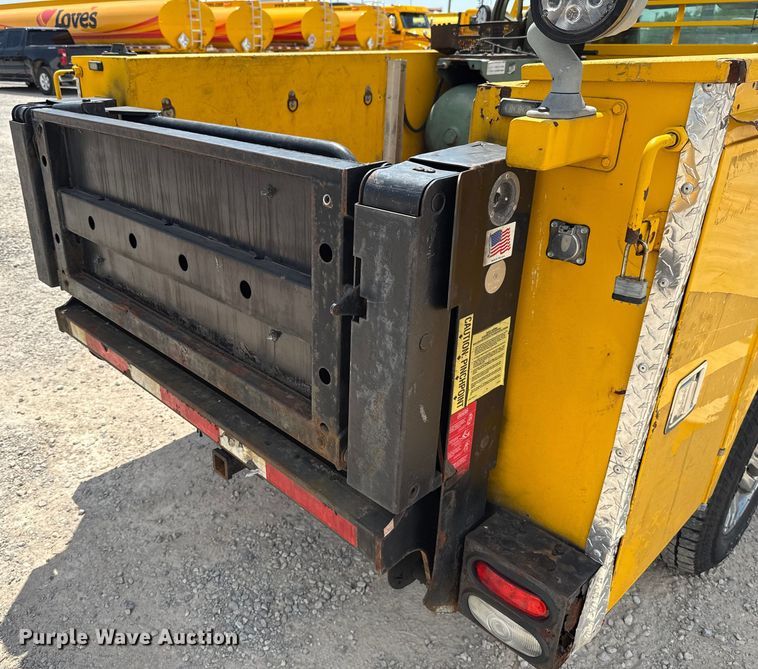 image for item EU2078 2015 Chevrolet Silverado 3500HD utility bed pickup truck