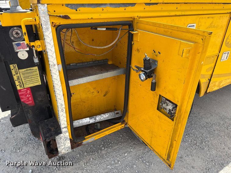 image for item EU2078 2015 Chevrolet Silverado 3500HD utility bed pickup truck