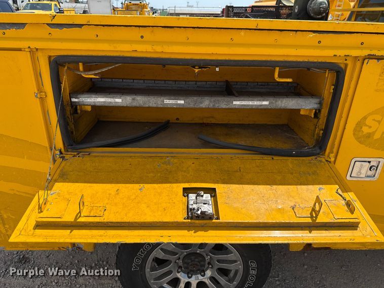 image for item EU2078 2015 Chevrolet Silverado 3500HD utility bed pickup truck