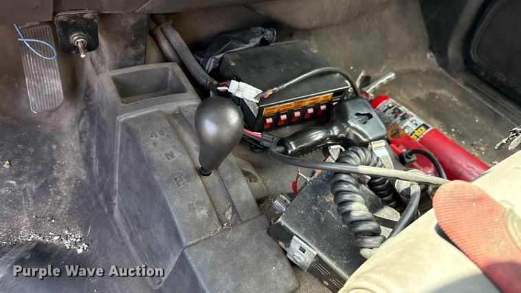 image for item EU2078 2015 Chevrolet Silverado 3500HD utility bed pickup truck