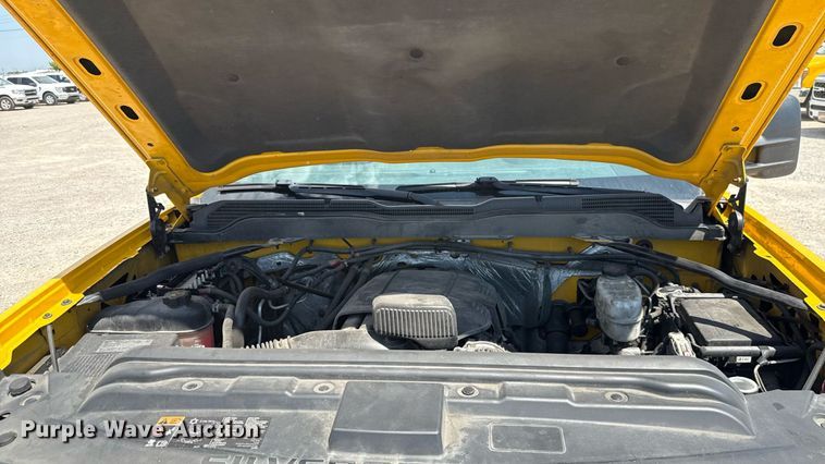 image for item EU2078 2015 Chevrolet Silverado 3500HD utility bed pickup truck