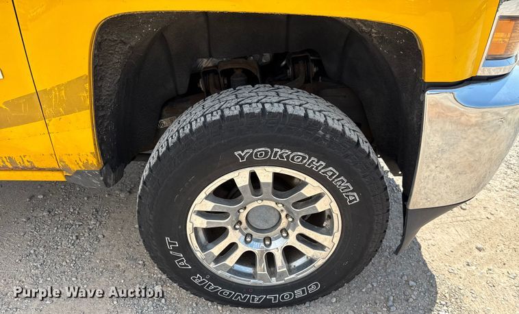 image for item EU2078 2015 Chevrolet Silverado 3500HD utility bed pickup truck