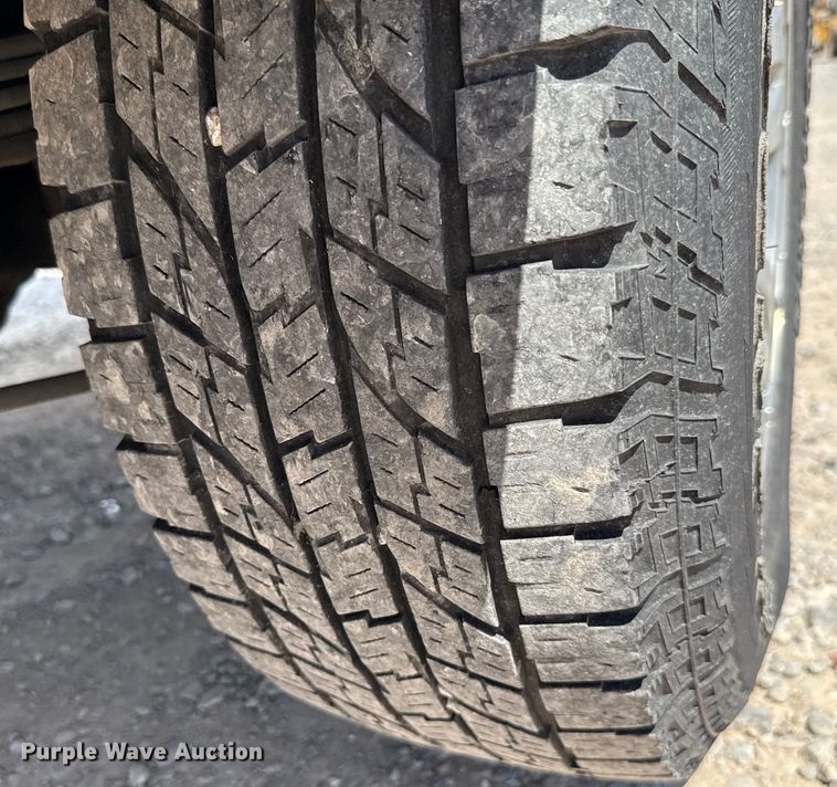 image for item EU2078 2015 Chevrolet Silverado 3500HD utility bed pickup truck