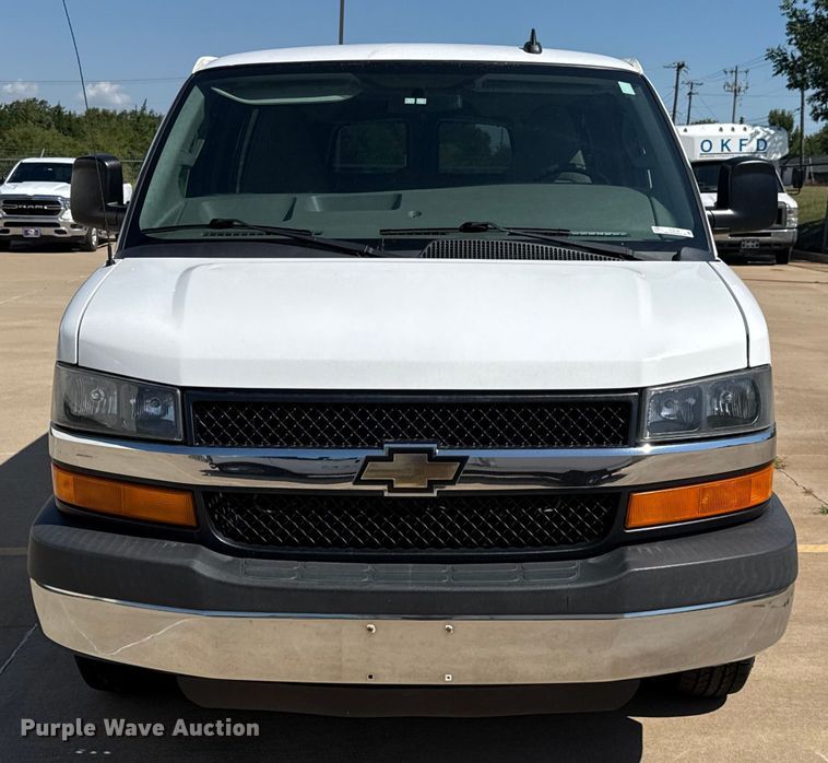 image for item EU2158 2016 Chevrolet Express van