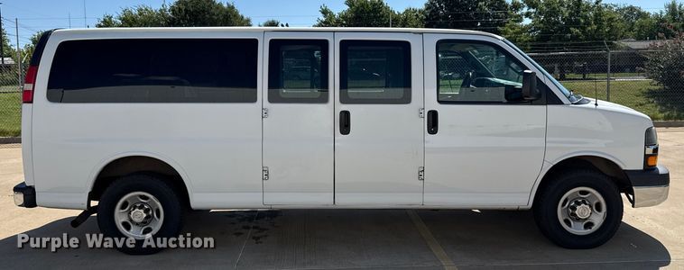 image for item EU2158 2016 Chevrolet Express van