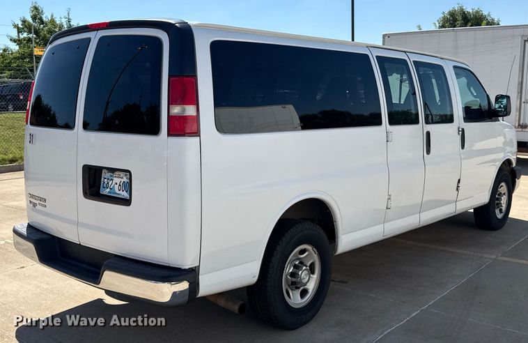 image for item EU2158 2016 Chevrolet Express van