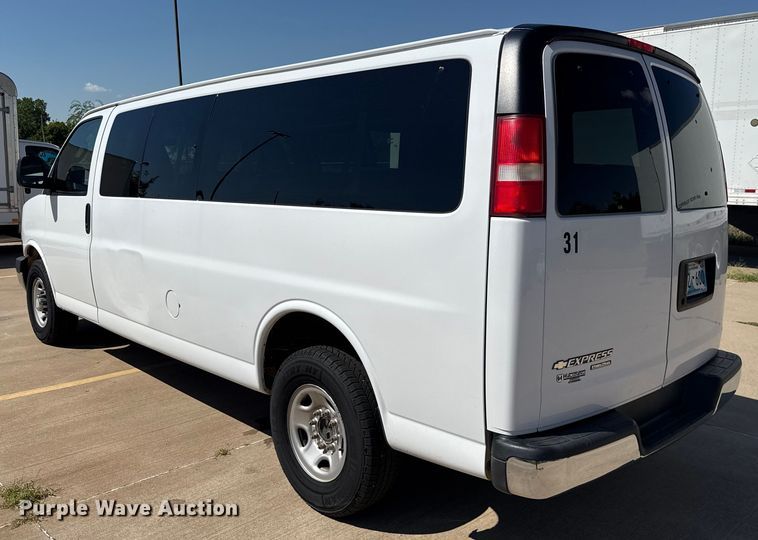 image for item EU2158 2016 Chevrolet Express van