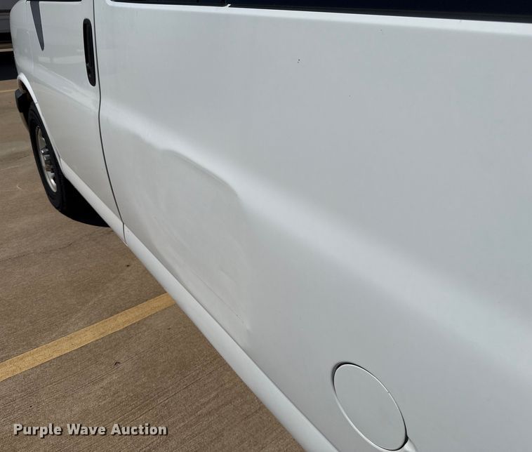 image for item EU2158 2016 Chevrolet Express van