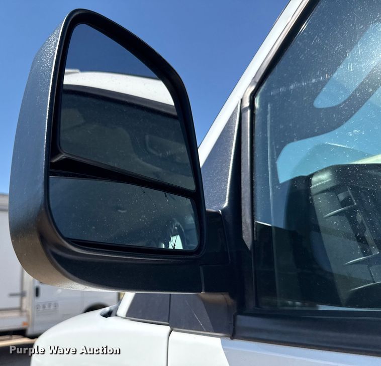 image for item EU2158 2016 Chevrolet Express van