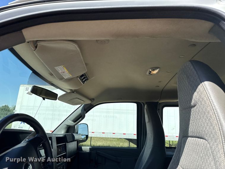 image for item EU2158 2016 Chevrolet Express van