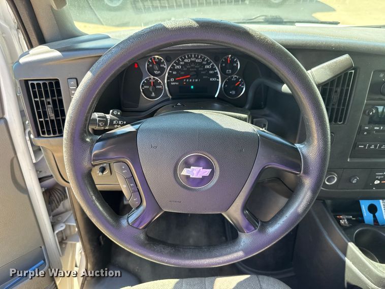 image for item EU2158 2016 Chevrolet Express van