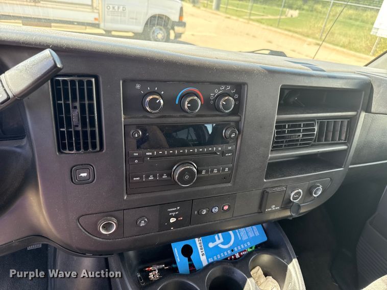 image for item EU2158 2016 Chevrolet Express van