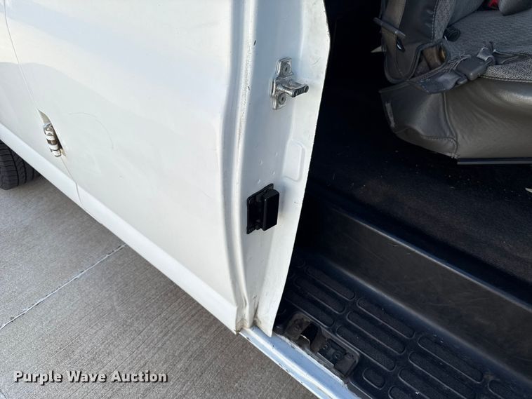 image for item EU2158 2016 Chevrolet Express van