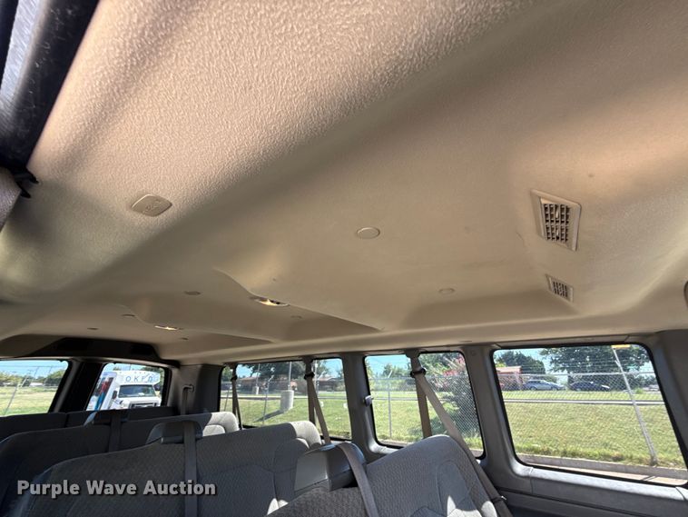 image for item EU2158 2016 Chevrolet Express van