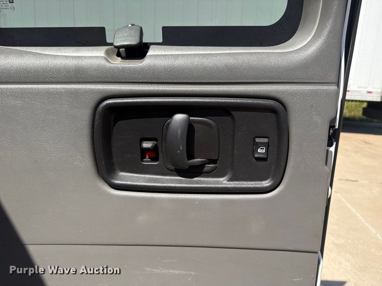 image for item EU2158 2016 Chevrolet Express van