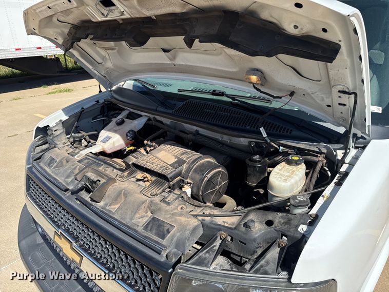 image for item EU2158 2016 Chevrolet Express van