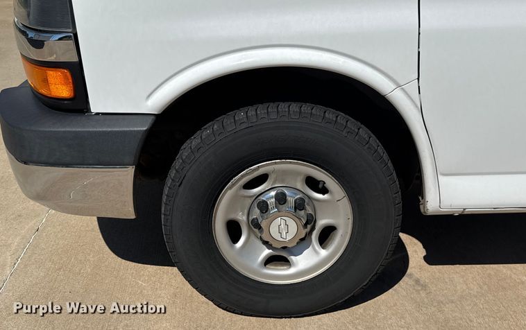 image for item EU2158 2016 Chevrolet Express van