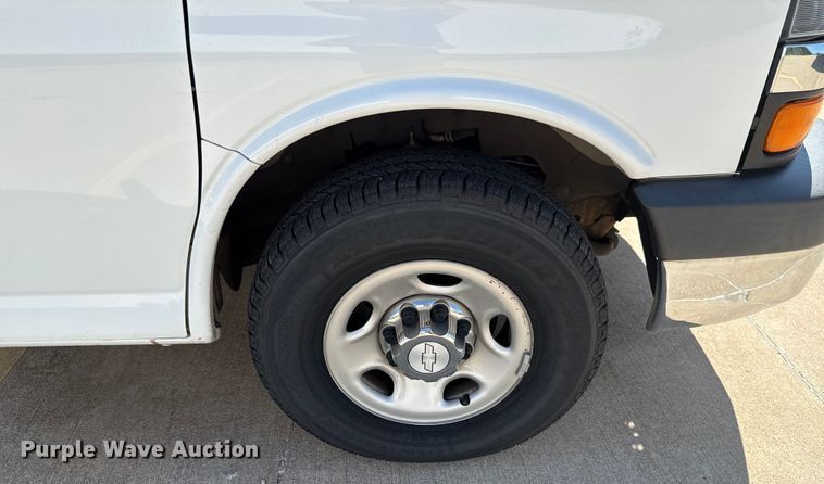 image for item EU2158 2016 Chevrolet Express van